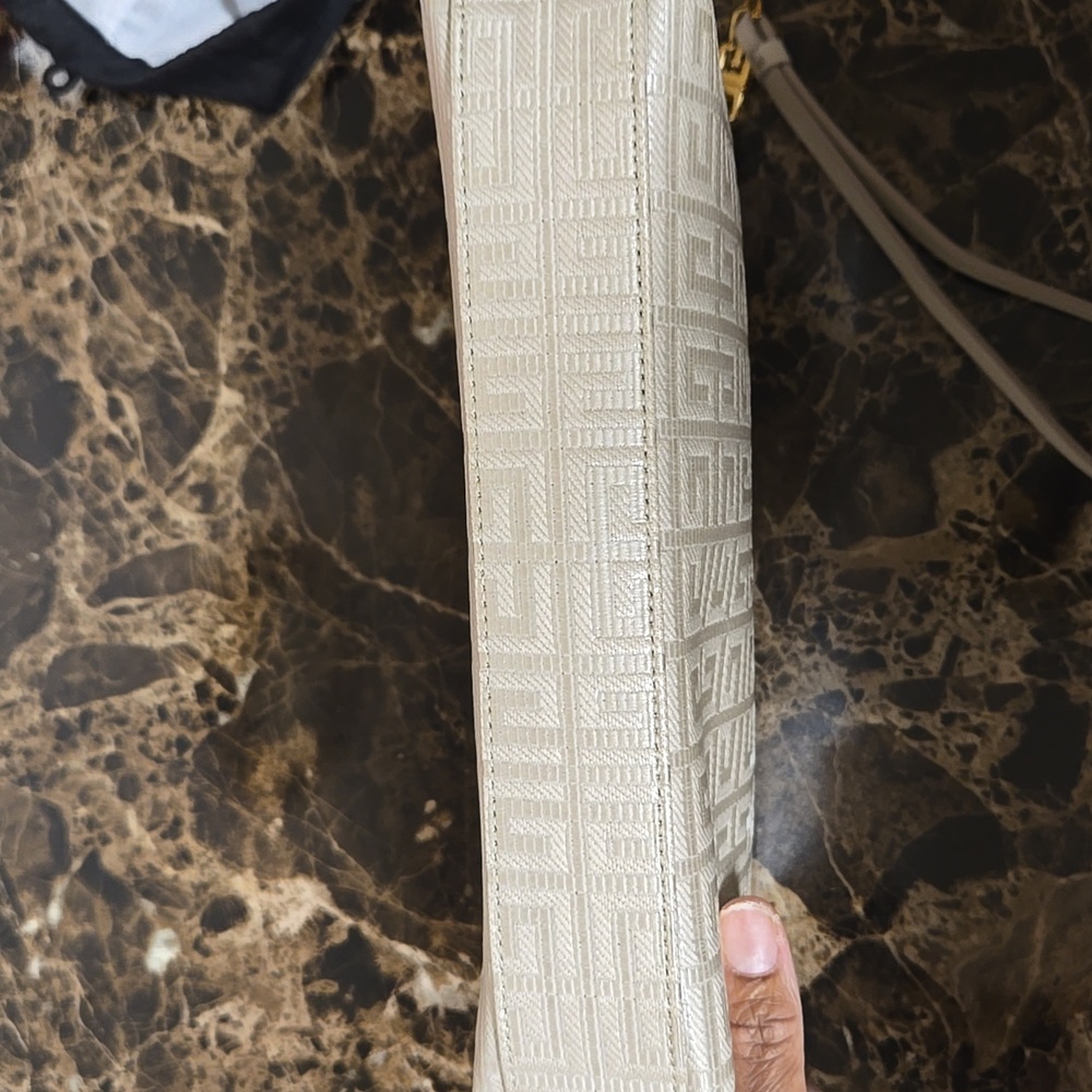 AUTHENTIC Givenchy Textured Cream Pouch with Gold Zipper - Picture 3 of 10